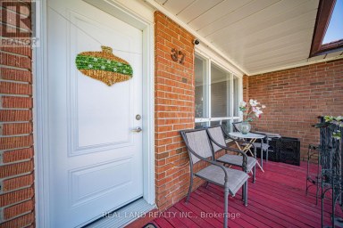 37 PAWNEE AVENUE Toronto (Pleasant View) Ontario photo 4