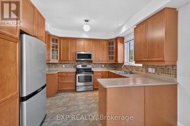 209 WOODSPRING AVENUE Newmarket (Woodland Hill) Ontario photo 16