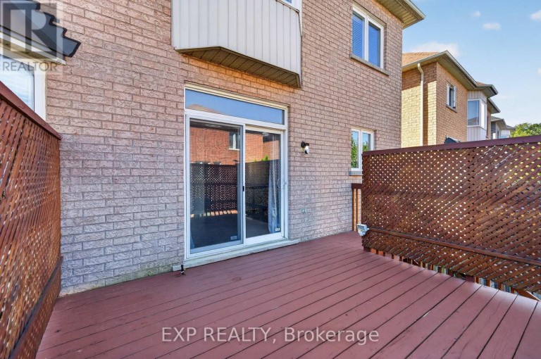 209 WOODSPRING AVENUE, Newmarket (Woodland Hill), Ontario, L3X3J4