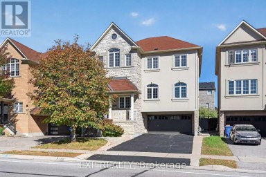 209 WOODSPRING AVENUE Newmarket (Woodland Hill) Ontario photo 2