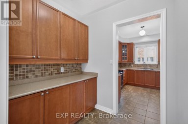 209 WOODSPRING AVENUE Newmarket (Woodland Hill) Ontario photo 21
