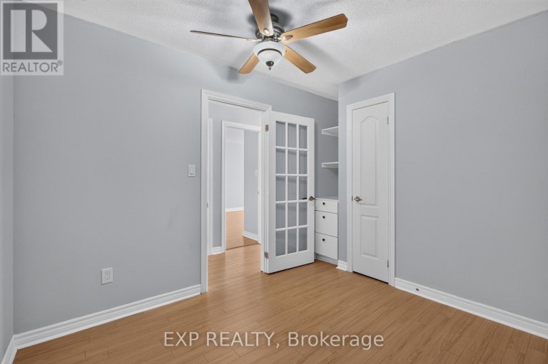 209 WOODSPRING AVENUE, Newmarket (Woodland Hill), Ontario, L3X3J4