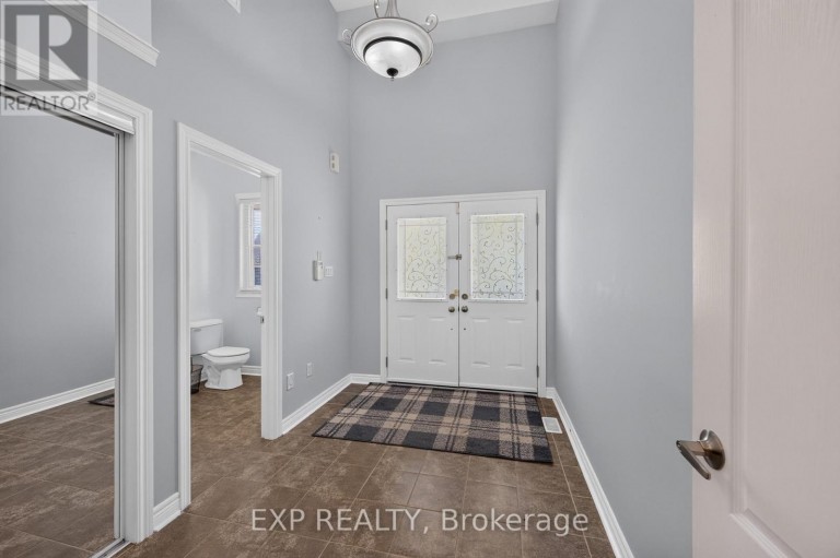 209 WOODSPRING AVENUE, Newmarket (Woodland Hill), Ontario, L3X3J4