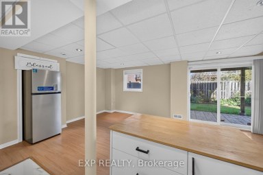 209 WOODSPRING AVENUE Newmarket (Woodland Hill) Ontario photo 43