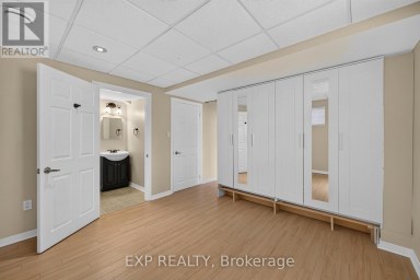 209 WOODSPRING AVENUE Newmarket (Woodland Hill) Ontario photo 45