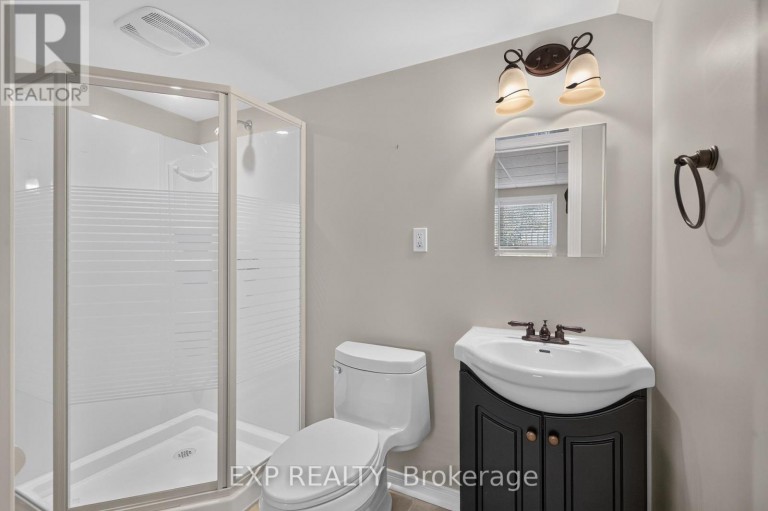 209 WOODSPRING AVENUE, Newmarket (Woodland Hill), Ontario, L3X3J4