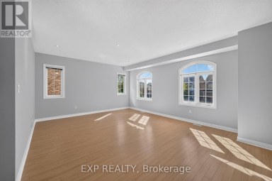 209 WOODSPRING AVENUE Newmarket (Woodland Hill) Ontario photo 6