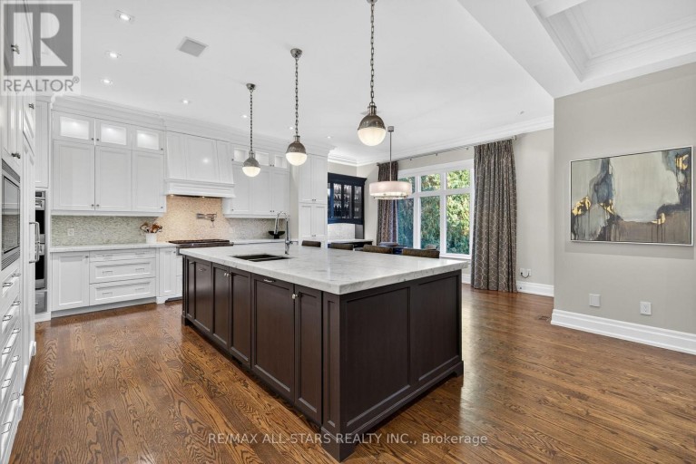 126 HILLVIEW ROAD, Aurora (Aurora Village), Ontario, L4G2M5