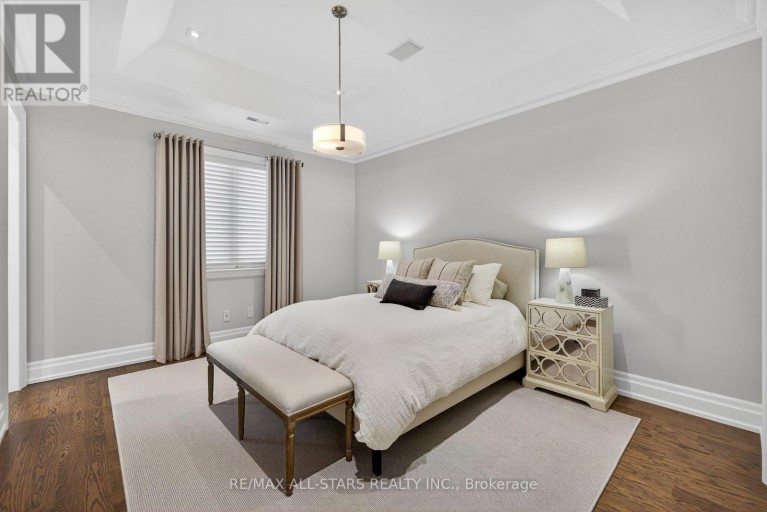 126 HILLVIEW ROAD, Aurora (Aurora Village), Ontario, L4G2M5