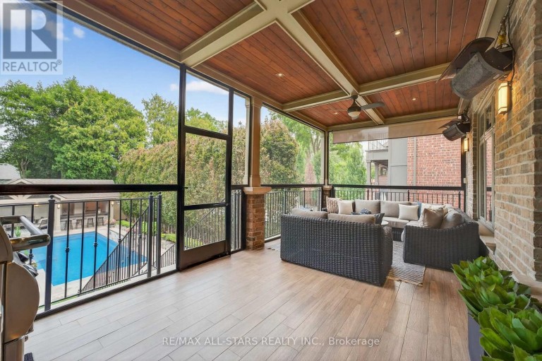 126 HILLVIEW ROAD, Aurora (Aurora Village), Ontario, L4G2M5