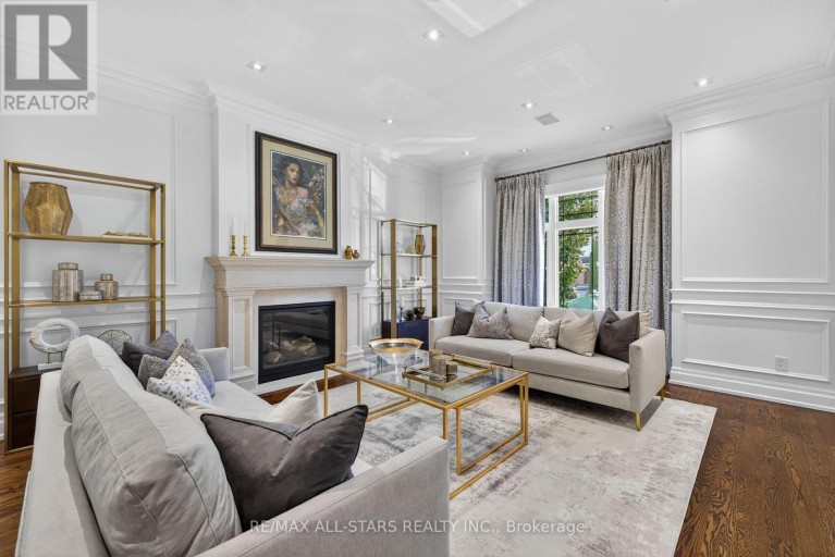 126 HILLVIEW ROAD, Aurora (Aurora Village), Ontario, L4G2M5