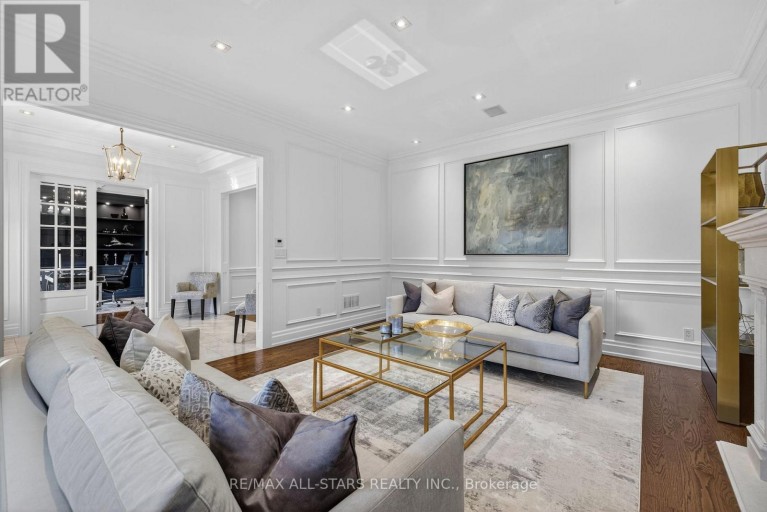 126 HILLVIEW ROAD, Aurora (Aurora Village), Ontario, L4G2M5