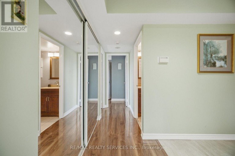 404 - 330 MILL STREET S, Brampton (Brampton South), Ontario, L6Y3V3