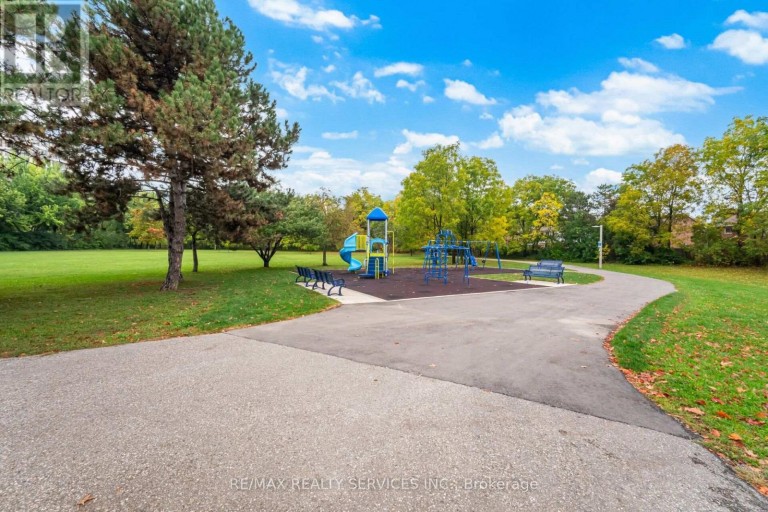 404 - 330 MILL STREET S, Brampton (Brampton South), Ontario, L6Y3V3