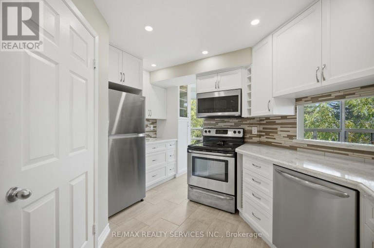 404 - 330 MILL STREET S, Brampton (Brampton South), Ontario, L6Y3V3