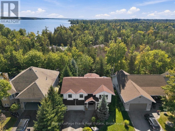 62 CEDARTREE LANE, Kawartha Lakes (Bobcaygeon), Ontario, K0M1A0
