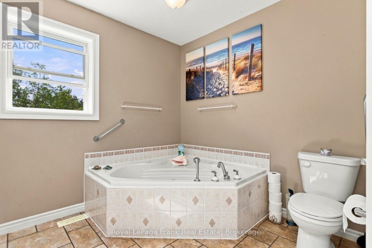 62 CEDARTREE LANE, Kawartha Lakes (Bobcaygeon), Ontario, K0M1A0
