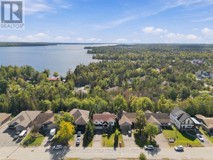 62 CEDARTREE LANE, Kawartha Lakes (Bobcaygeon), Ontario, K0M1A0