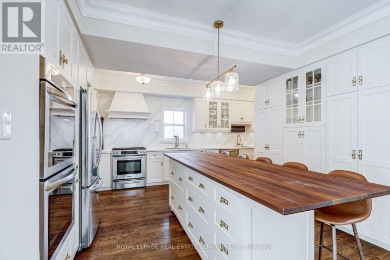 2305 BELYEA STREET, Oakville (BR Bronte), Ontario, L6L1N7