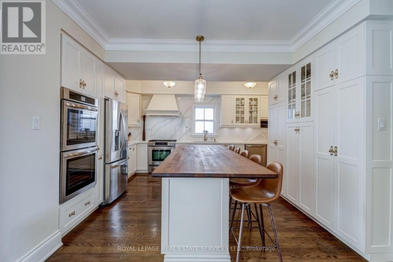 2305 BELYEA STREET, Oakville (BR Bronte), Ontario, L6L1N7