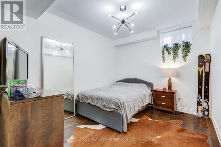 2305 BELYEA STREET, Oakville (BR Bronte), Ontario, L6L1N7