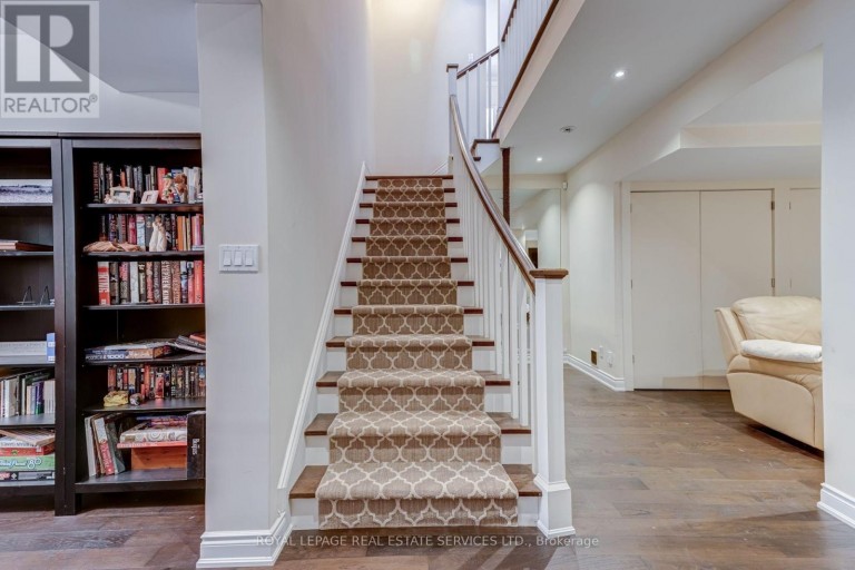 2305 BELYEA STREET, Oakville (BR Bronte), Ontario, L6L1N7