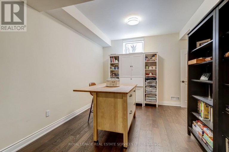 2305 BELYEA STREET, Oakville (BR Bronte), Ontario, L6L1N7
