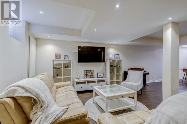 2305 BELYEA STREET, Oakville (BR Bronte), Ontario, L6L1N7