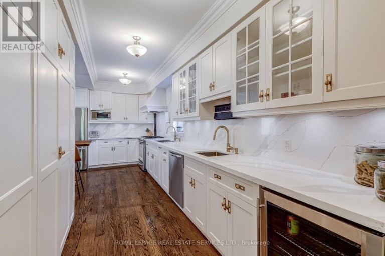 2305 BELYEA STREET, Oakville (BR Bronte), Ontario, L6L1N7