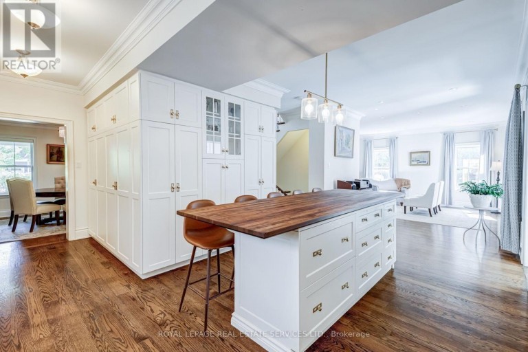 2305 BELYEA STREET, Oakville (BR Bronte), Ontario, L6L1N7