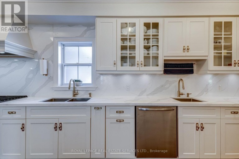 2305 BELYEA STREET, Oakville (BR Bronte), Ontario, L6L1N7