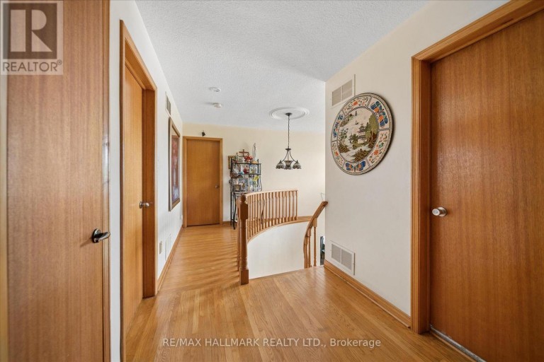16 ASCOLDA BOULEVARD, Toronto (Eglinton East), Ontario, M1J2N7