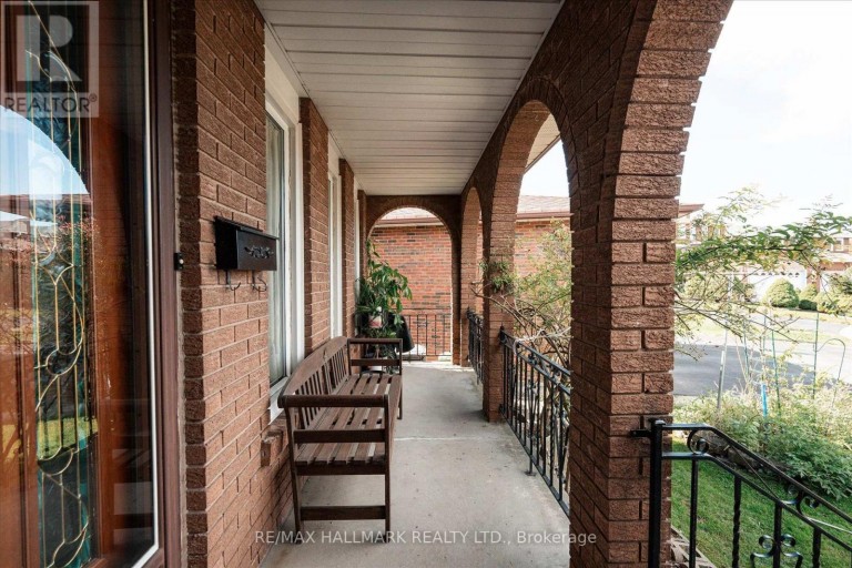 16 ASCOLDA BOULEVARD, Toronto (Eglinton East), Ontario, M1J2N7