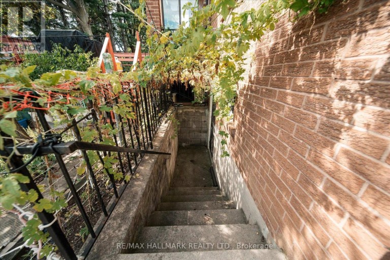 16 ASCOLDA BOULEVARD, Toronto (Eglinton East), Ontario, M1J2N7