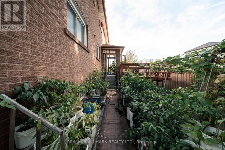 16 ASCOLDA BOULEVARD, Toronto (Eglinton East), Ontario, M1J2N7
