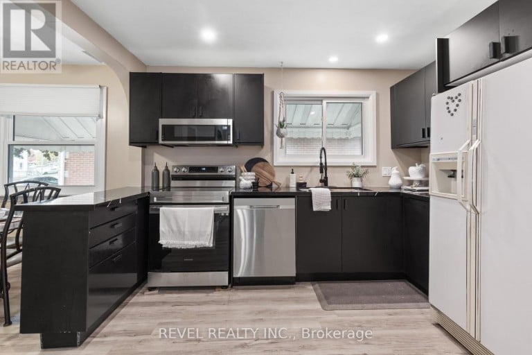 20 DIVISION STREET, Kawartha Lakes (Lindsay), Ontario, K9V4S1