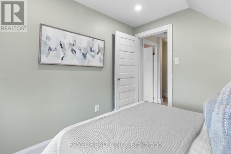 20 DIVISION STREET, Kawartha Lakes (Lindsay), Ontario, K9V4S1