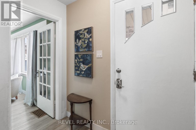 20 DIVISION STREET, Kawartha Lakes (Lindsay), Ontario, K9V4S1