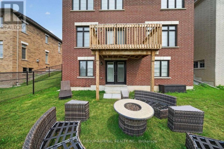 76 CALYPSO AVENUE, Springwater (Midhurst), Ontario, L9X2C5