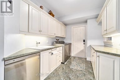 7860 CEDARBROOK TRAIL Whitby Ontario photo 19