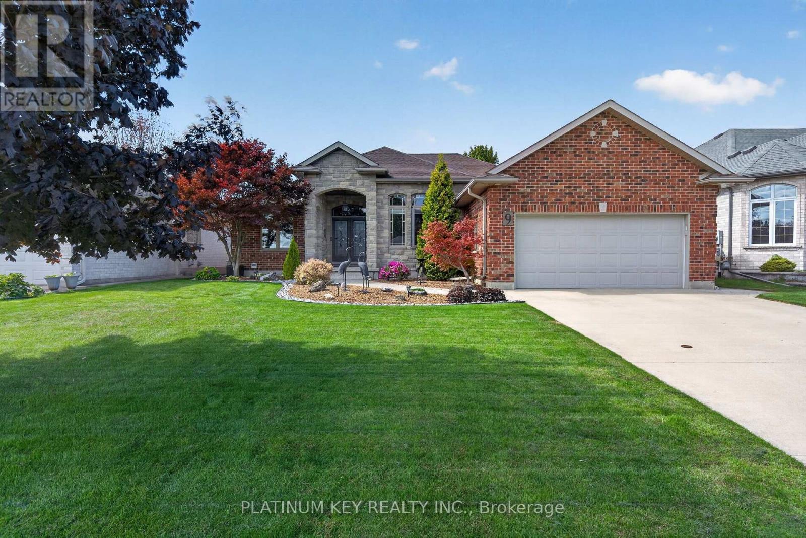 9 RONALD BLOORE DRIVE Sarnia Ontario