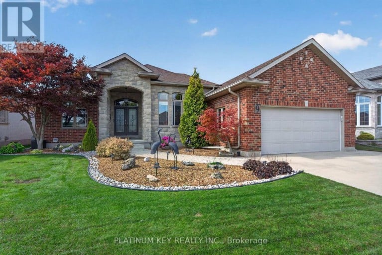 9 RONALD BLOORE DRIVE, Sarnia, Ontario, N7W1C5