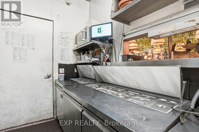 1263 QUEEN STREET W, Toronto (South Parkdale), Ontario, M6K1L5