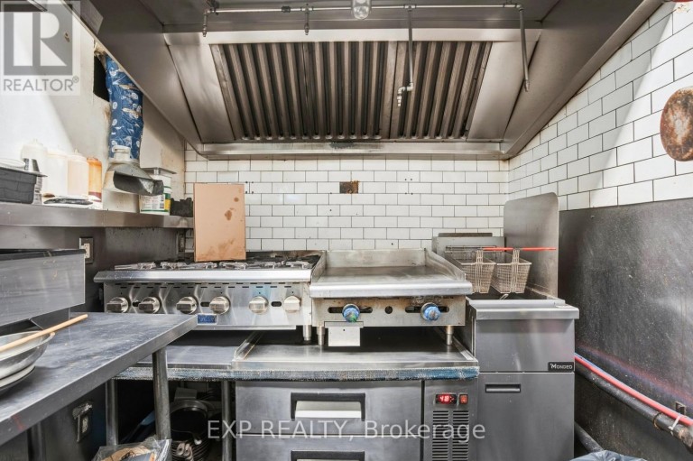 1263 QUEEN STREET W, Toronto (South Parkdale), Ontario, M6K1L5