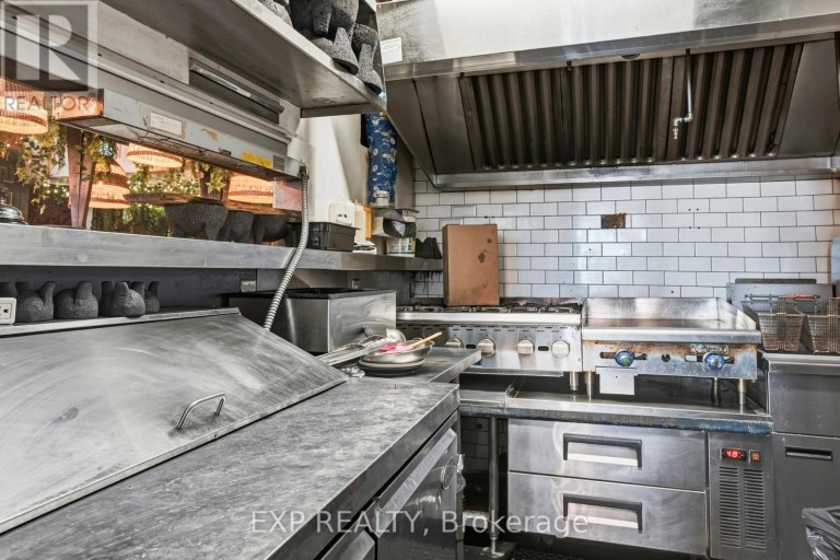 1263 QUEEN STREET W, Toronto (South Parkdale), Ontario, M6K1L5