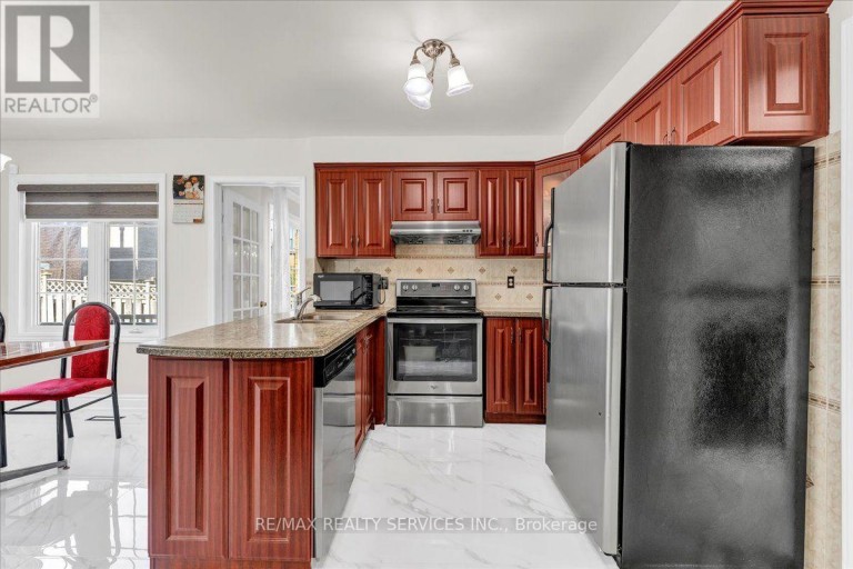 7 DUGGAN DRIVE, Brampton (Fletcher's West), Ontario, L6Y4K8