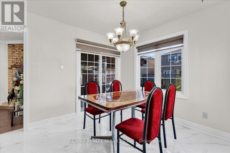 7 DUGGAN DRIVE, Brampton (Fletcher's West), Ontario, L6Y4K8