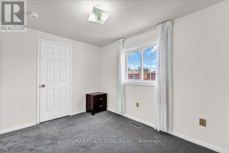 7 DUGGAN DRIVE, Brampton (Fletcher's West), Ontario, L6Y4K8