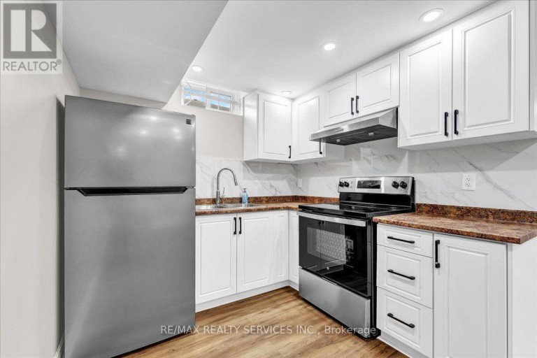 7 DUGGAN DRIVE, Brampton (Fletcher's West), Ontario, L6Y4K8