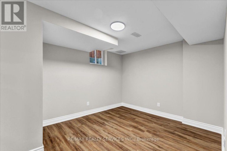 7 DUGGAN DRIVE, Brampton (Fletcher's West), Ontario, L6Y4K8